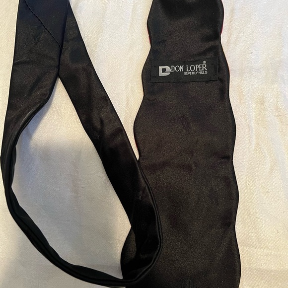 Don Loper by Beverly Hills Christmas bulb tie. - Picture 5 of 6